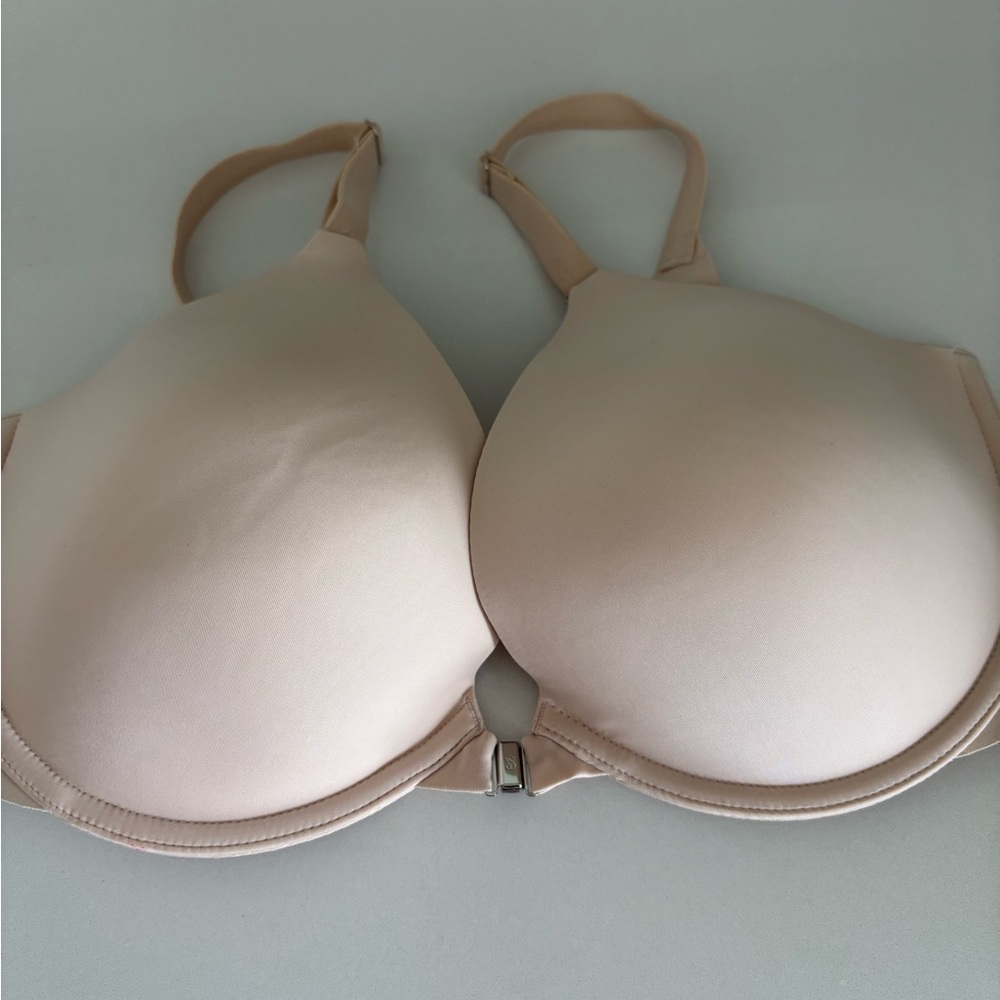 Victoria's Secret Cream Bra